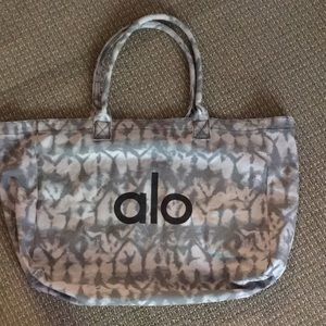 ALO Tote Bag and cap